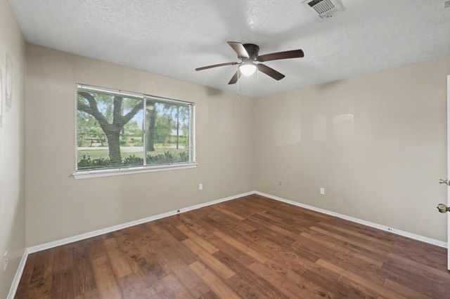503 Northwood Drive, Conroe, TX 77303