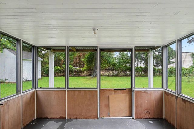 503 Northwood Drive, Conroe, TX 77303