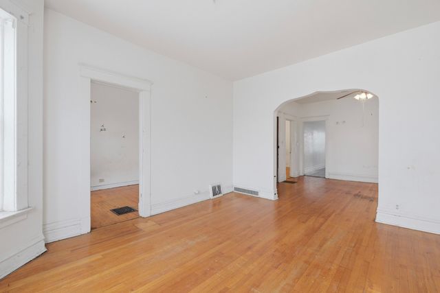 4912 W Fulton Street, Chicago, IL 60644