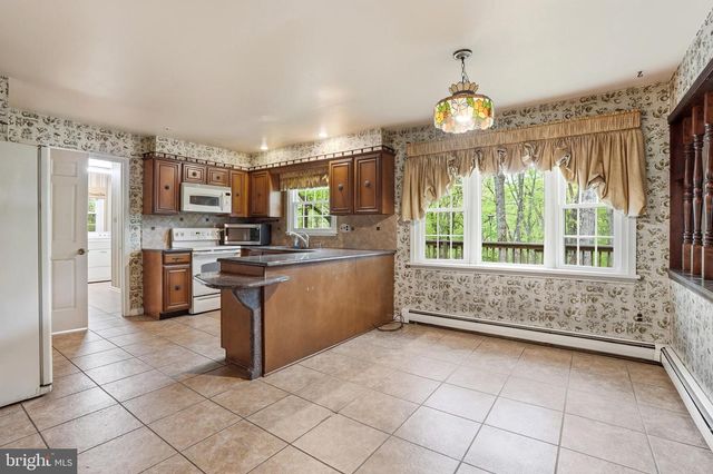 3858 DOGWOOD LN, Doylestown, PA 18902