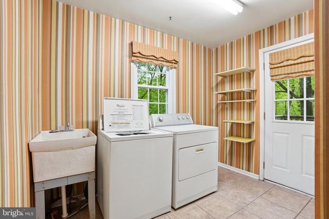 3858 DOGWOOD LN, Doylestown, PA 18902