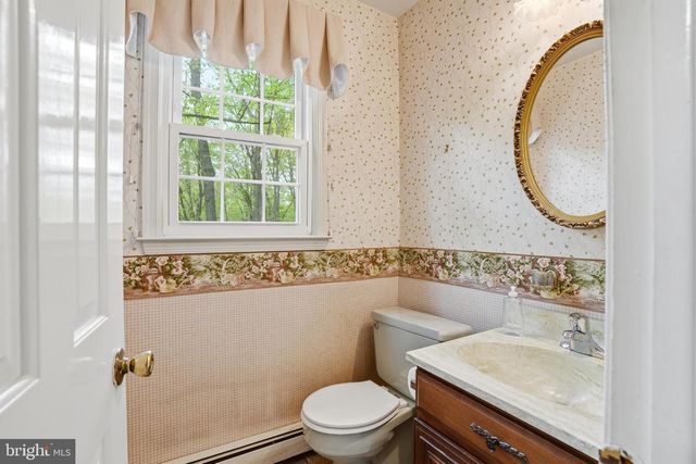 3858 DOGWOOD LN, Doylestown, PA 18902