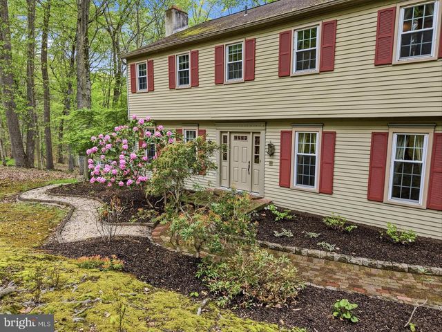 3858 DOGWOOD LN, Doylestown, PA 18902