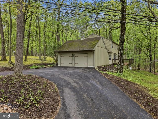 3858 DOGWOOD LN, Doylestown, PA 18902
