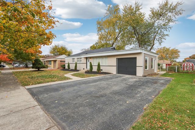 5924 W 109th Street, Chicago Ridge, IL 60415
