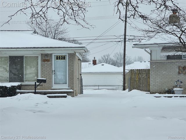 6582 Sterling Court, Garden City, MI 48135