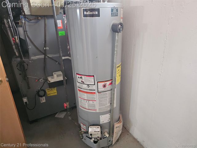 6582 Sterling Court, Garden City, MI 48135