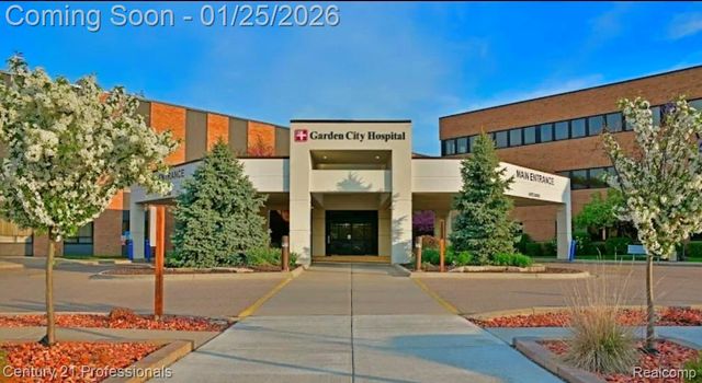 6582 Sterling Court, Garden City, MI 48135