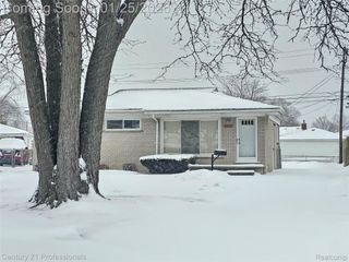 6582 Sterling Court, Garden City, MI 48135
