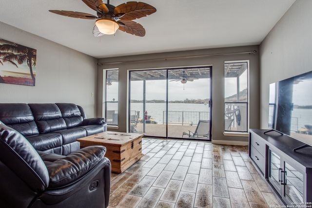 525 Horseshoe Bay North Blvd, Horseshoe Bay, TX 78657