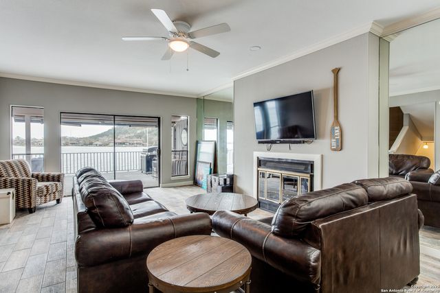 525 Horseshoe Bay North Blvd, Horseshoe Bay, TX 78657