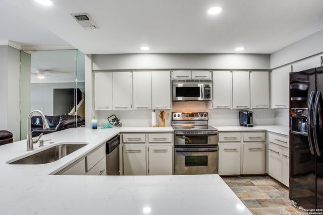 525 Horseshoe Bay North Blvd, Horseshoe Bay, TX 78657