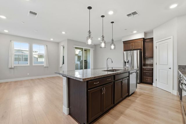 3080 Seaspray Walk, Sacramento, CA 95833