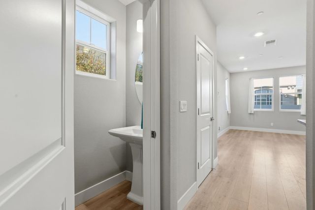 3080 Seaspray Walk, Sacramento, CA 95833