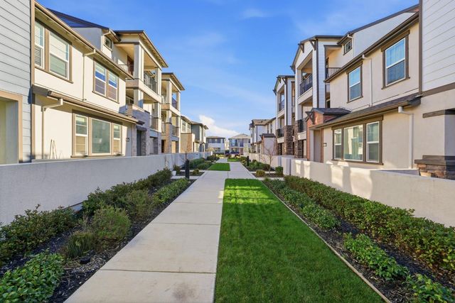 3080 Seaspray Walk, Sacramento, CA 95833