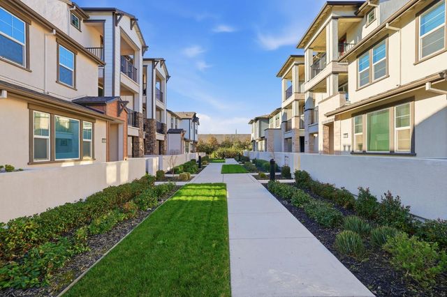 3080 Seaspray Walk, Sacramento, CA 95833