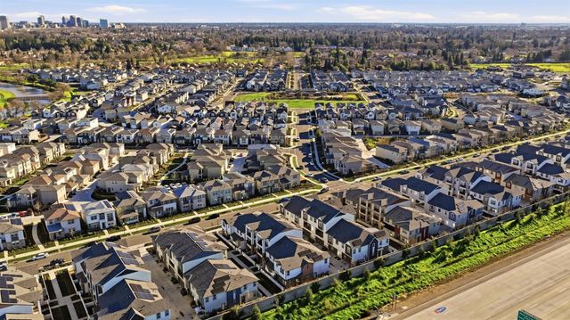 3080 Seaspray Walk, Sacramento, CA 95833