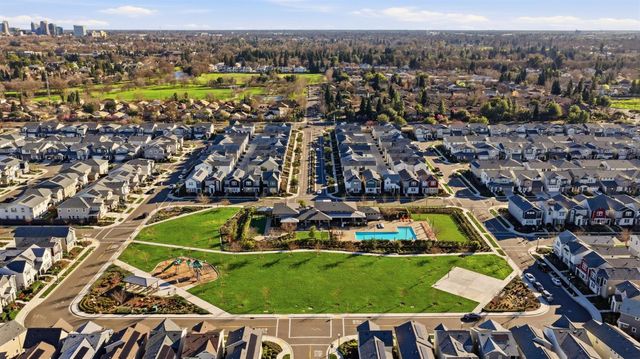 3080 Seaspray Walk, Sacramento, CA 95833