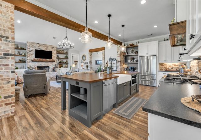 9163 North Fm 46, Franklin, TX 77856
