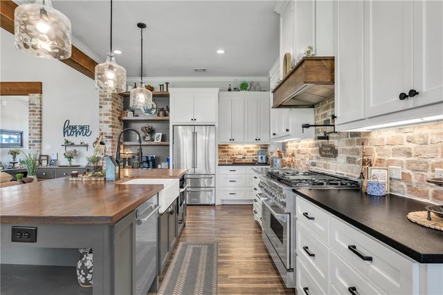 9163 North Fm 46, Franklin, TX 77856
