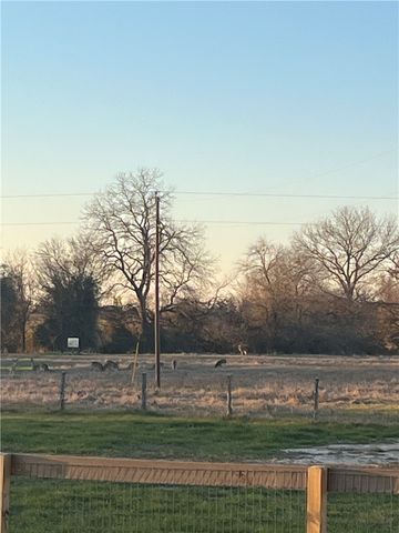 9163 North Fm 46, Franklin, TX 77856