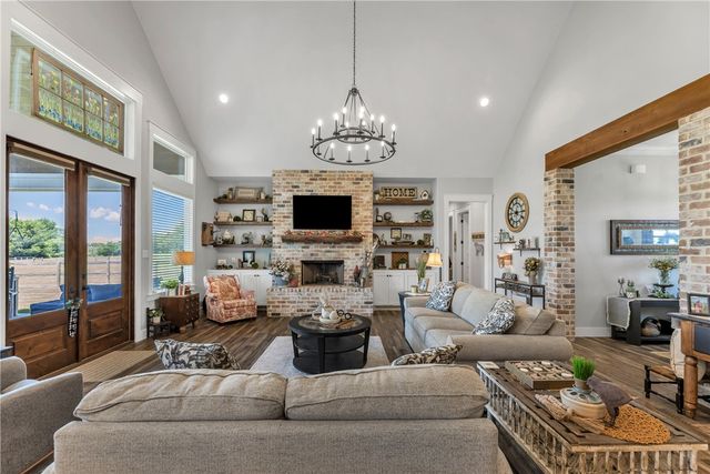 9163 North Fm 46, Franklin, TX 77856