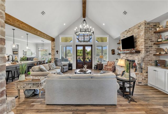 9163 North Fm 46, Franklin, TX 77856