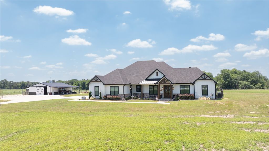 9163 North Fm 46, Franklin, TX 77856