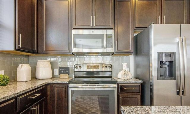 5888 Radford Loop, Fairburn, GA 30213