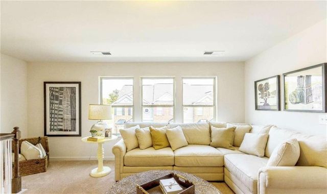 5888 Radford Loop, Fairburn, GA 30213