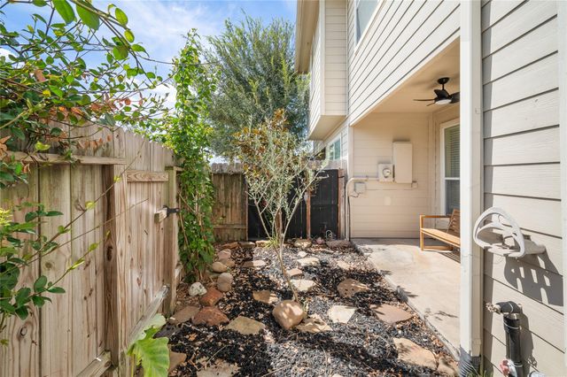 911 Fish Creek Drive, Katy, TX 77450
