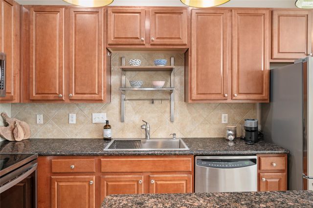 911 Fish Creek Drive, Katy, TX 77450