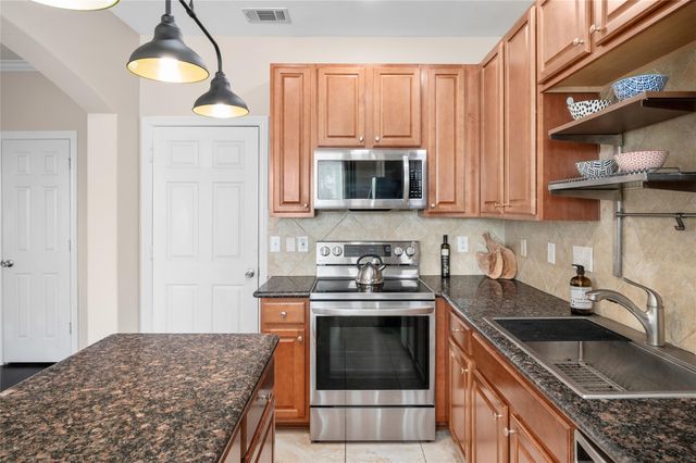 911 Fish Creek Drive, Katy, TX 77450