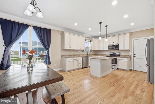 15 BRANSON CT, Inwood, WV 25428