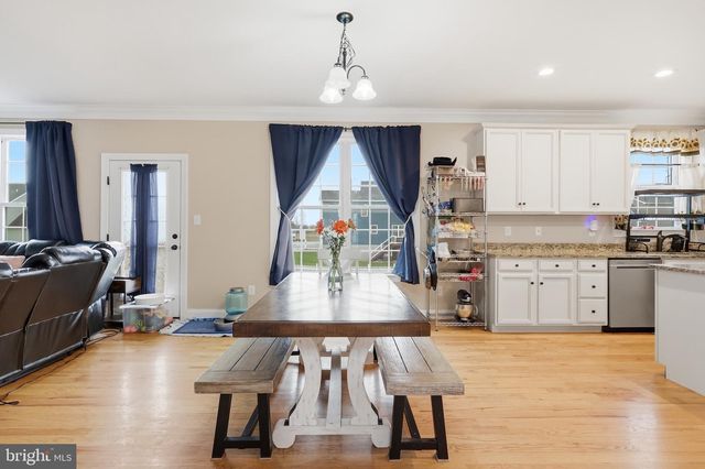 15 BRANSON CT, Inwood, WV 25428