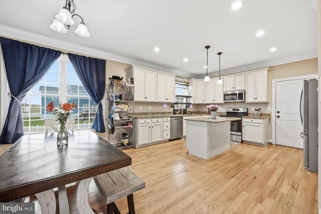 15 BRANSON CT, Inwood, WV 25428