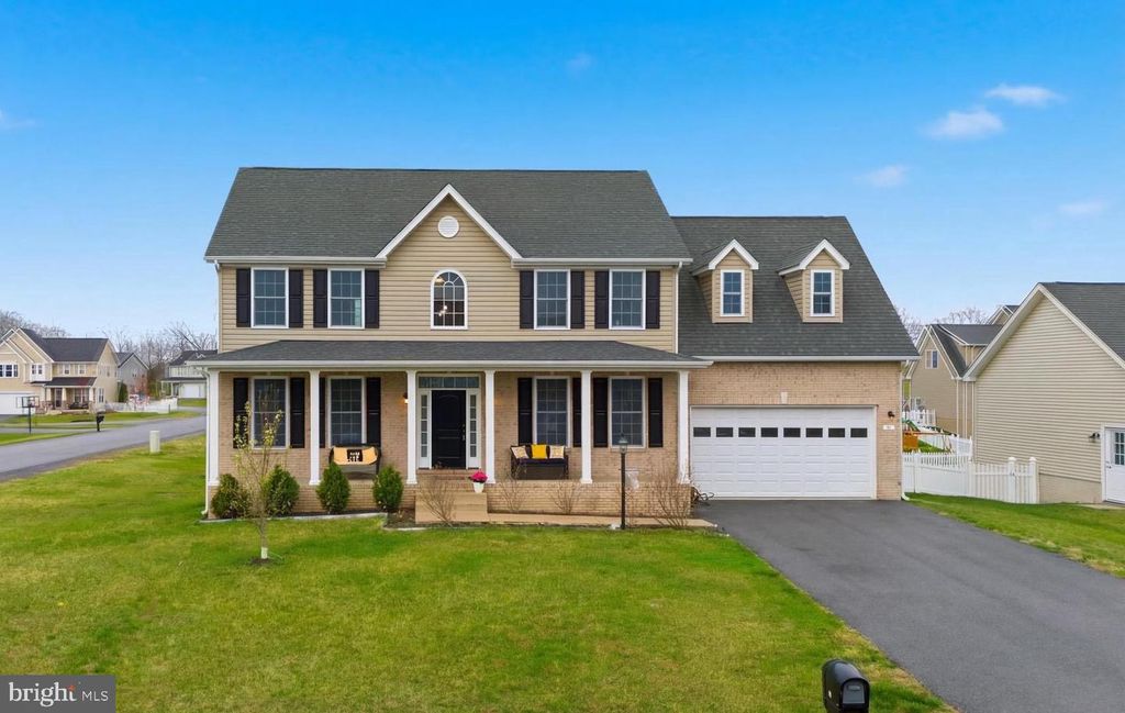 15 BRANSON CT, Inwood, WV 25428