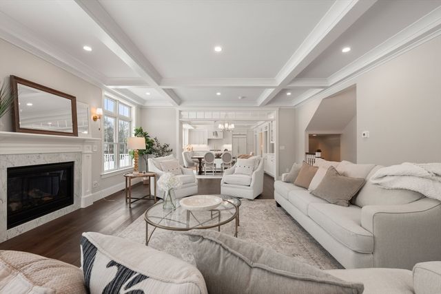 11 Wyndemere Lane, Natick, MA 01760