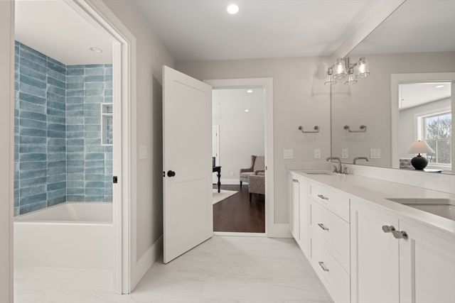 11 Wyndemere Lane, Natick, MA 01760