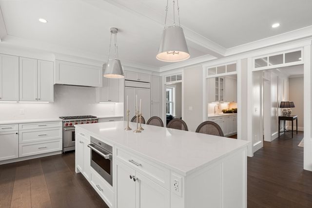 11 Wyndemere Lane, Natick, MA 01760