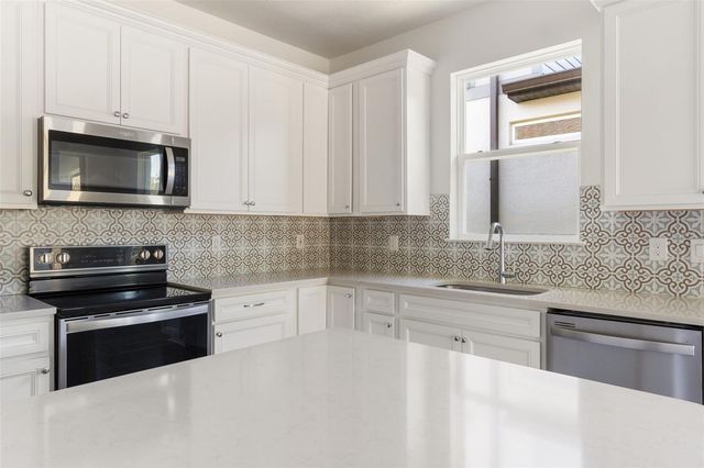 36887 HIGHLAND MEADOWS COURT, Zephyrhills, FL 33542