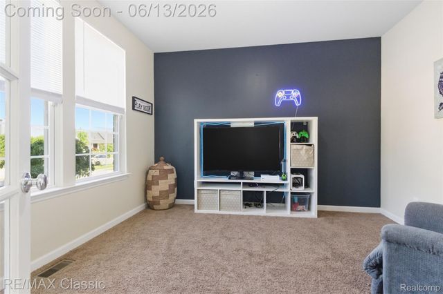 7946 Russell Drive, Westland, MI 48185