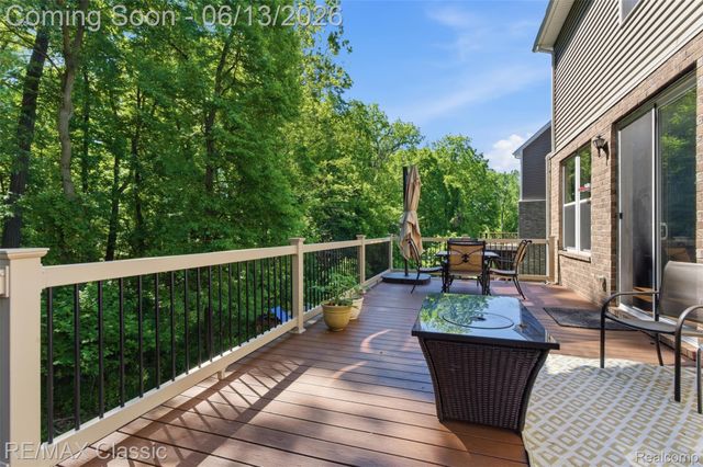 7946 Russell Drive, Westland, MI 48185