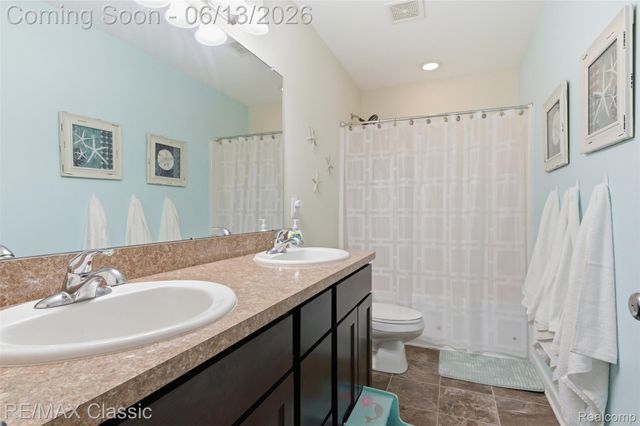 7946 Russell Drive, Westland, MI 48185