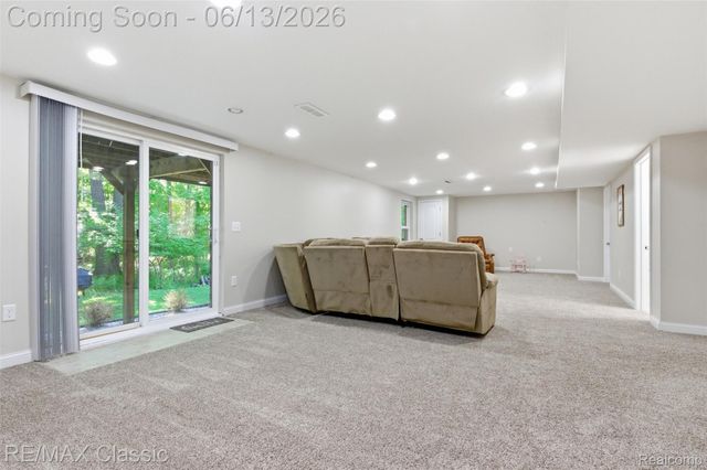 7946 Russell Drive, Westland, MI 48185