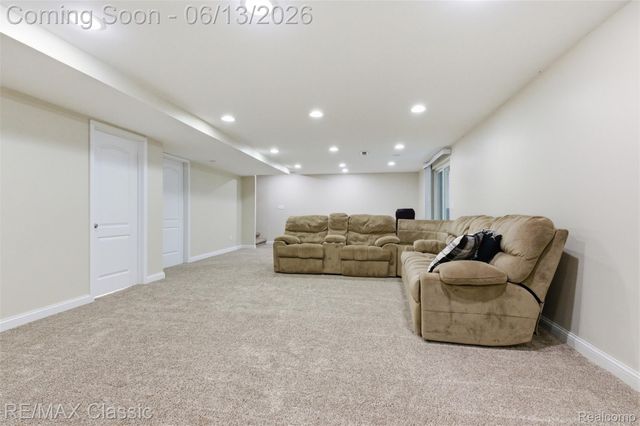 7946 Russell Drive, Westland, MI 48185