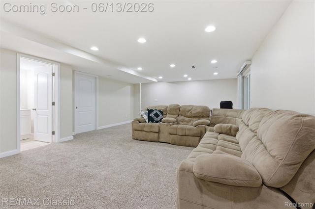 7946 Russell Drive, Westland, MI 48185