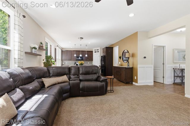 7946 Russell Drive, Westland, MI 48185