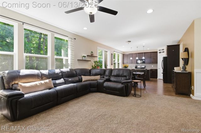 7946 Russell Drive, Westland, MI 48185