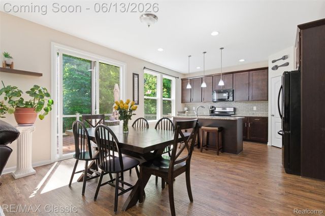 7946 Russell Drive, Westland, MI 48185